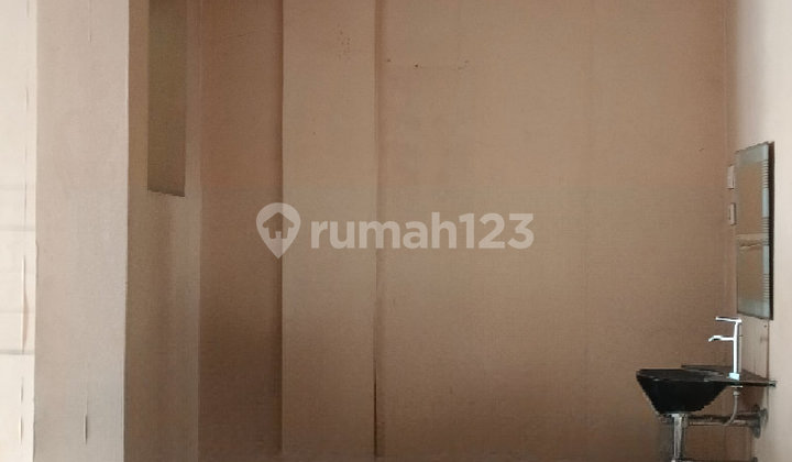 Two-Story Shophouse in a Strategic Location in the City Center. 2