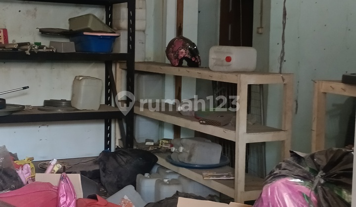 Strategic Location Shop House Suitable for Business Near Perumnas Market 2