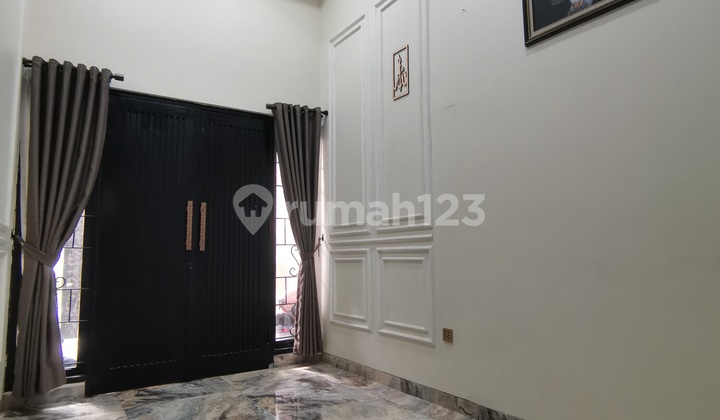 Rumah Modern Minimalis 2 Lantai di Dalam Komplek - Semi Furnished 2