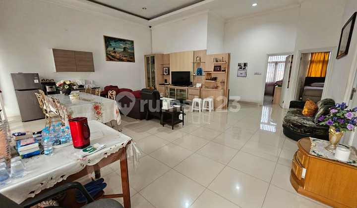 Rumah Dan Kolam Renang Di Muara Bandung  2