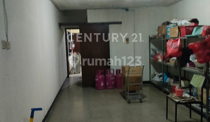 Suryani Terrace House Affordable Price, Suitable for Business 2