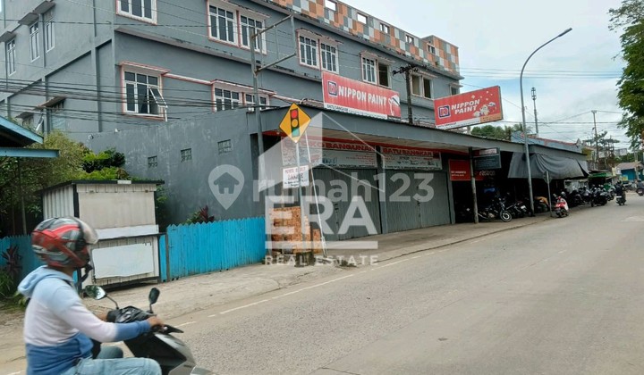 Hotel in the city center of Tenggarong, new building, flood-free.