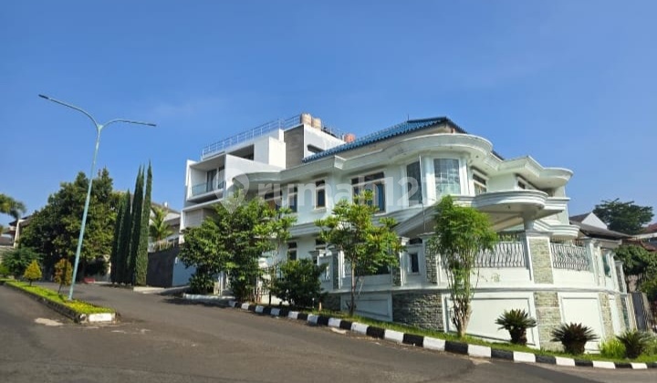 Dijual Rumah di Setra Duta Bandung, Lokasi Bagus, Super Strategis Dijual Rumah di Setra Duta Bandung, Lokasi Bagus, Super Strategis