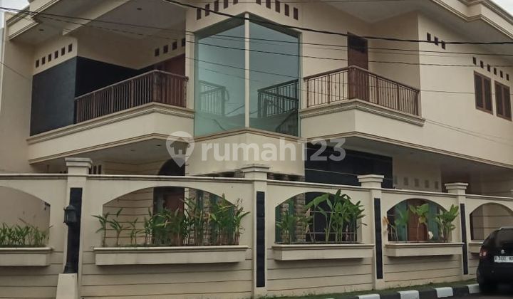 Sell Luxury House in a Cluster in the Center of Bandung City