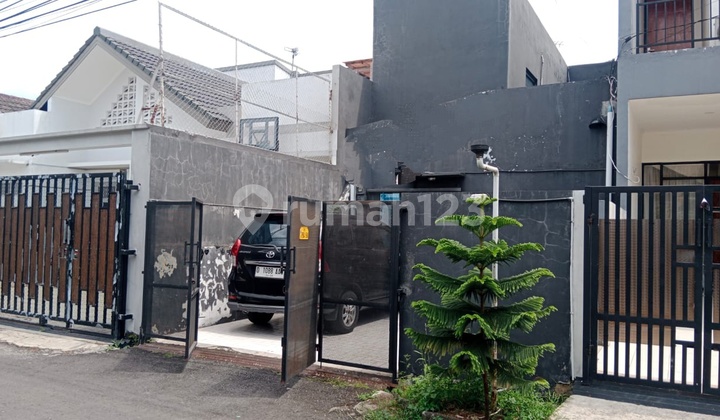 Murah Rumah Bagus Antapani Strategis Jalan Lebar Nyaman di Komplk 2