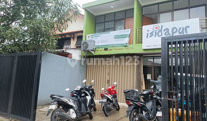 Disewakan Ruko Bagus 2 Lantai Strategis di Mainroad Antapani Disewakan Ruko Bagus 2 Lantai Strategis di Mainroad Antapani