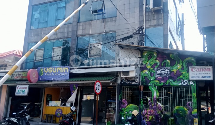 Reduced Price for Quick Sale, Good Strategic Shop House on Main Road in City Center 1