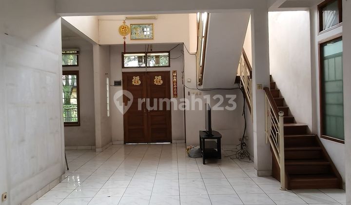 Affordable Large House with Spacious Yard, Strategically Located and Safe in an Elite Complex 2