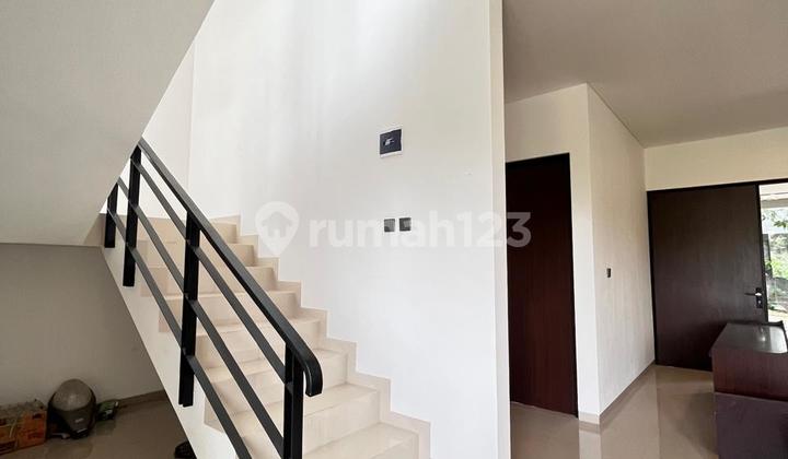 Sell Modern Minimalist House Comfortable Safe Green Cool Near UPI