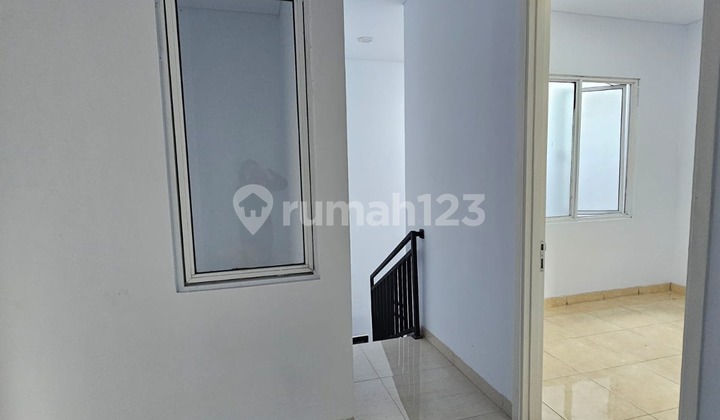 Dijual Rumah 2 Lantai Siap Huni, Serpong Utara, Tangerang Selatan 2