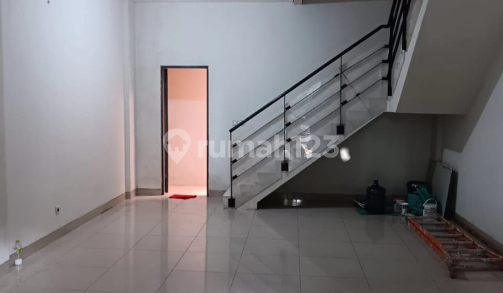 FOR SALE 3-STORY SHOPHOUSE IN TAMAN TEKNO BSD SERPONG