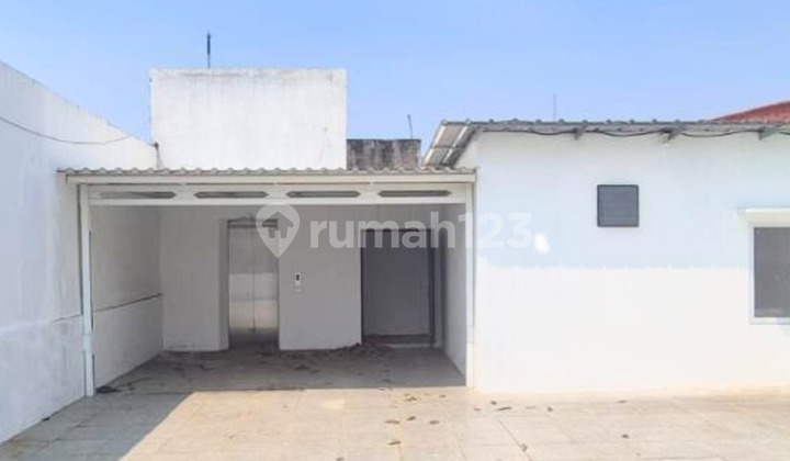 For Immediate Sale: 3-Storey Linked Shop House with Lift in Commercial Center 2