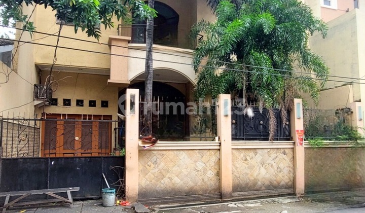 Siap Huni, Rumah, 2 Lantai, SHM, di Tanjung Duren bisa Nego