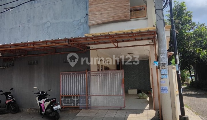 Corner House, 2 Floors, Freehold Certificate, Near Shopping Center, in Panongan 2