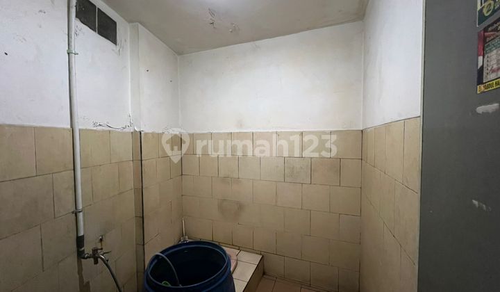 1.5-Story Shop House in a Strategic Location at Jurumudi, Tangerang 2