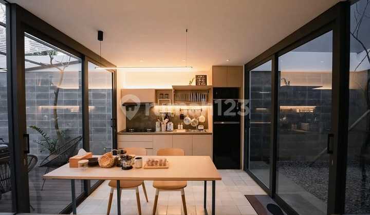 TURUN HARGA LAGI BU  DIJUAL RUMAH MEWAH FULL FURNISH SIAP HUNI GEGERKALONG PERMAI BANDUNG UTARA