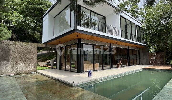 RUMAH MEWAH PRIVATE POOL DAGO VILLAGE BUKIT PAKAR TIMUR BANDUNG UTARA