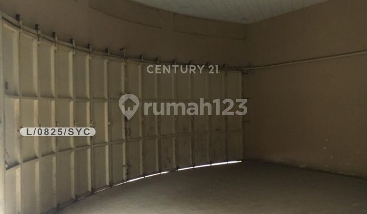 3-Story Shop House Ready for Use, Strategic Location in Cipedes Tasikmalaya 1