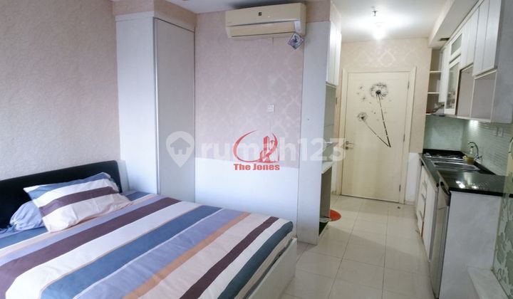 Cosmo Terrace Thamrin City Apartment for Rent - Studio Type Furnished