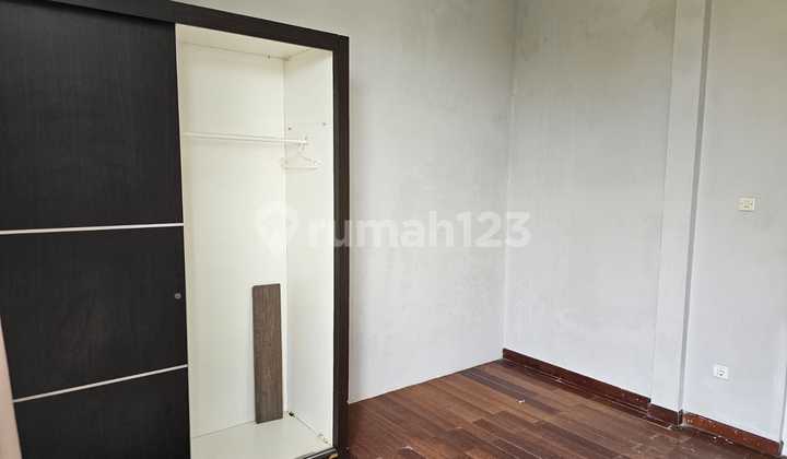 Rumah Crown Pik Siap Huni Rapi Hadap Golf 2