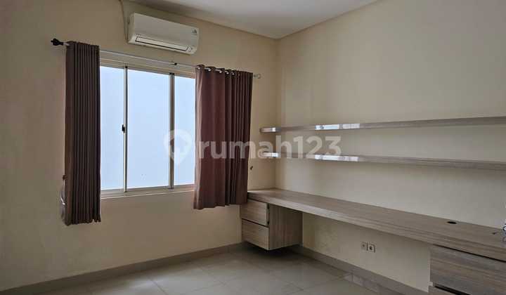 Crown Golf Pik, Bagus Rapi Siap Huni Hadap Golf 2