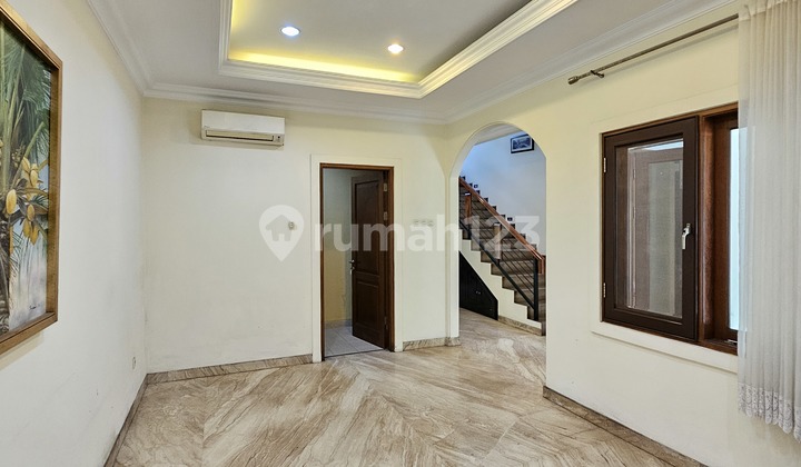 Disewa Rumah Trimaran Permai Pik, 18X30, 2.5Lantai, 3+2Kt, 3+1Km, 3 Ruangan Lagi bisa Dijadikan Kamar Tambahan Jadi Total 6 Kt. Hadap Utara. 2