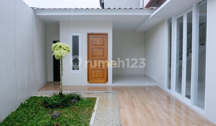 2-STORY LUXURY HOUSE, 5 MINUTES FROM SLEMAN CITY HALL 2