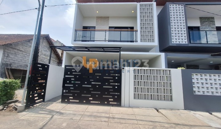 FUTURISTIC DESIGN LUXURY HOUSE 9 MINUTES TO CONDONG CATUR TERMINAL