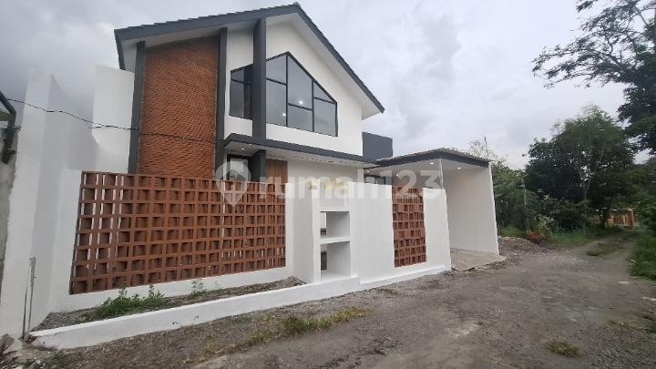 Rumah Model Scandinavian Timur Candi Sambisari di Kalasan Rumah Model Scandinavian Timur Candi Sambisari di Kalasan