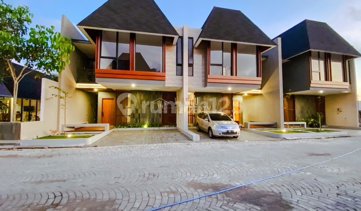 RUMAH 2 LANTAI DI PERUMAHAN DEKAT HOTEL ORCHID MAGUWO 1