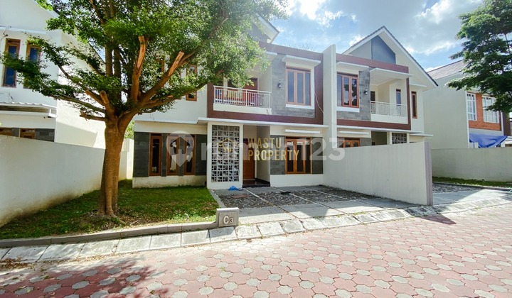 2-Story House, Move-in Ready, 7 Minutes to Adi Sutjipto Airport in Kalasan 2-Story House, Move-in Ready, 7 Minutes to Adi Sutjipto Airport in Kalasan