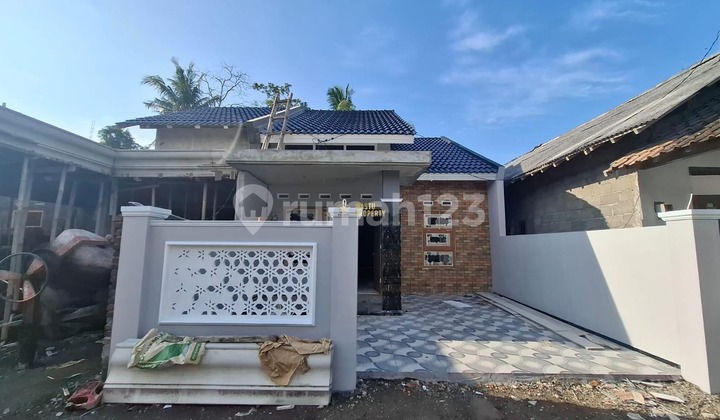 Ready-to-Occupy House, Near Public Elementary School in Selomartani, Kalasan