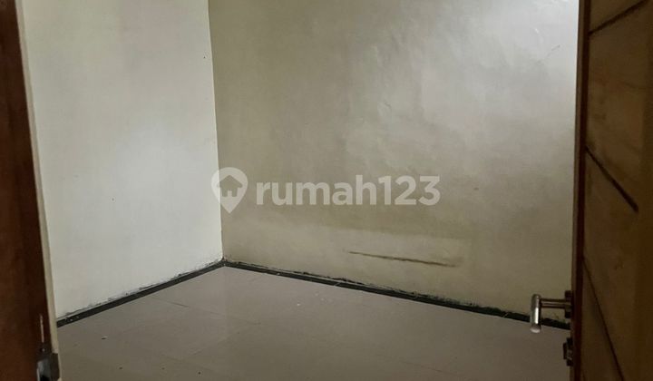 RUMAH SECOND LEGALITAS LENGKAP DI SUROSUTAN UMBULHARJO 2