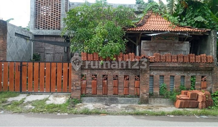 RUMAH SECOND LEGALITAS LENGKAP DI SUROSUTAN UMBULHARJO