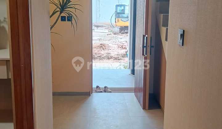 Brand New Rumah 3 Lantai Cluster Solite Permata Buana