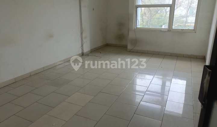 Ruko 3 LT Taman Semanan Jakarta Barat