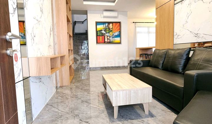Rumah 2lantai Dekat Stasiun 2