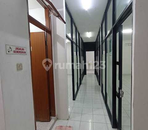 Rumah Town House Strategis Di Tomang Raya. Jakarta Barat