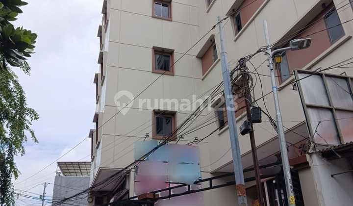 Dijual Kost Aktif Bangunan Baru 42 Kamar di Lokasi Strategis di Pejaringan Jakarta Utara