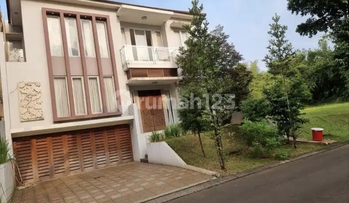 For Sale Ready-to-Live-In House in the Elite Area of Taman Telaga Golf BSD, Beautiful House in BSD.
