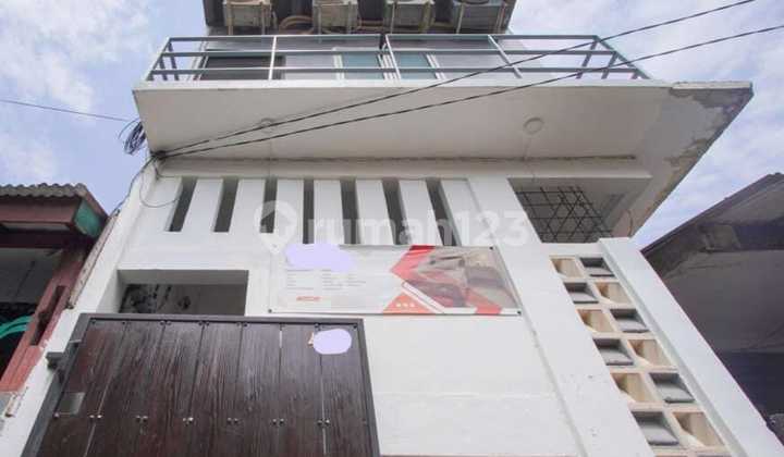 Dijual Kost Aktif 11 Kamar dengan Roi Tinggi di Pejaten Pasar Minggu. Jakarta Selatan