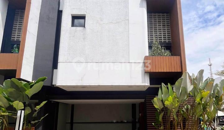 Dijual Rumah Siap Huni dengan Furnished Favoury House Dekat Taman Tekno Bsd Dijual Rumah Siap Huni dengan Furnished Favoury House Dekat Taman Tekno Bsd
