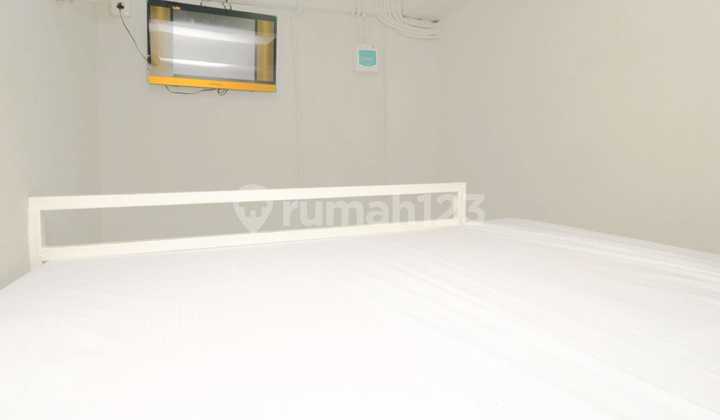 Modern Boarding House in West Cengkareng That Is Still Operating and Generating Income, Good House