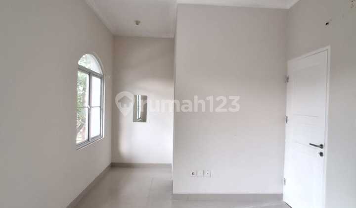 Fully Renovated Clean House Ready to Live In and Affordable Price in Gading Serpong Area 2
