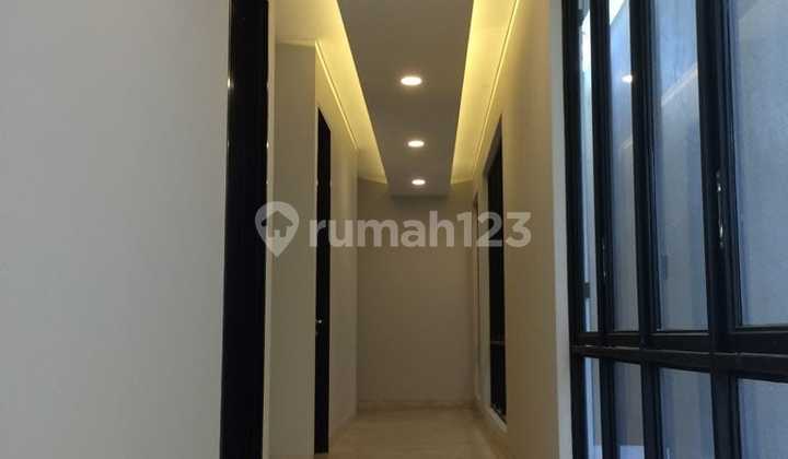 Rumah Baru Konsep Modern Townhouse Hadap Kolam Renang PPJB Bagus di Gading Serpong Rumah 2