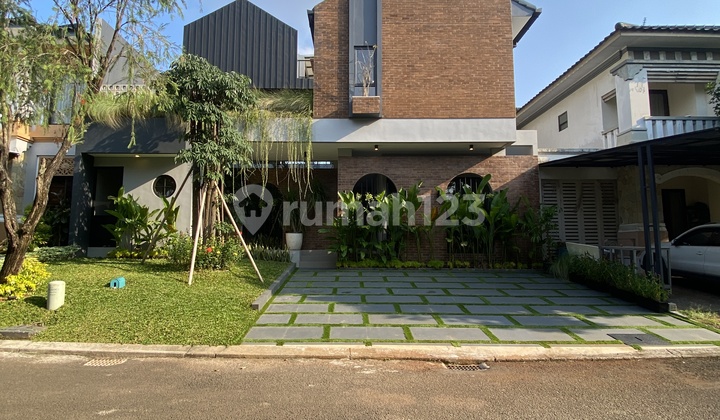 Unique Green Concept House with Plenty of Sunlight