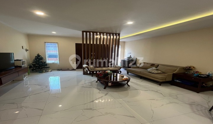 Rumah Di Pik Terawat Dan Ada Basement, Jarang Ada di Pantai Indah Kapuk SHM Bagus Rumah