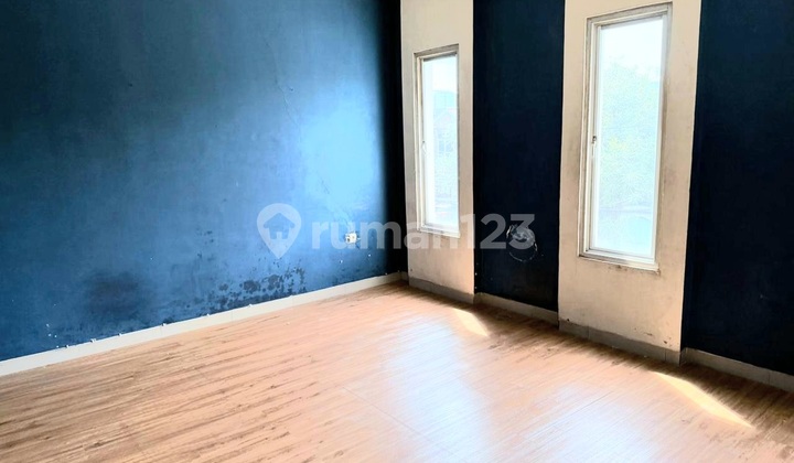 Good, Affordable, Newly Renovated Shop House, Strategic Location, Main Roadside, Business Access, Near Schools, Near Hospitals, Near Public Transportation, Near Shopping Centers, Near Places of Worship, Near Toll Road in Pancoran, South Jakarta. 2