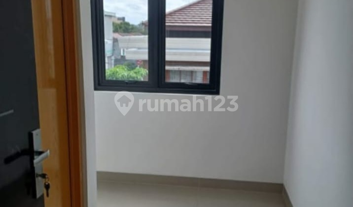 Rumah Kost Strategis Cocok Untuk Investasi, Passive Income, Jarang Ada Bangunan Baru, Dekat Sekolah, Dekat Transportasi Umum, Dekat Pusat Perbelanjaan, Dekat Tol, Dekat Rumah Sakit, Dekat Tempat Ibadah, Pusat Bisnis Di Kelapa Gading