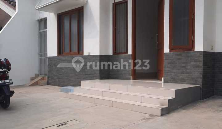 For Sale: Ready-to-Occupy and Strategic House, Close to Toll Access, Near Public Facilities, Near Mall, Near School : In Kelapa Nias, Kelapa Gading, North Jakarta